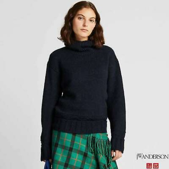 JW Anderson x Uniqlo women’s low gauge turtleneck sweater - Picture 3 of 4